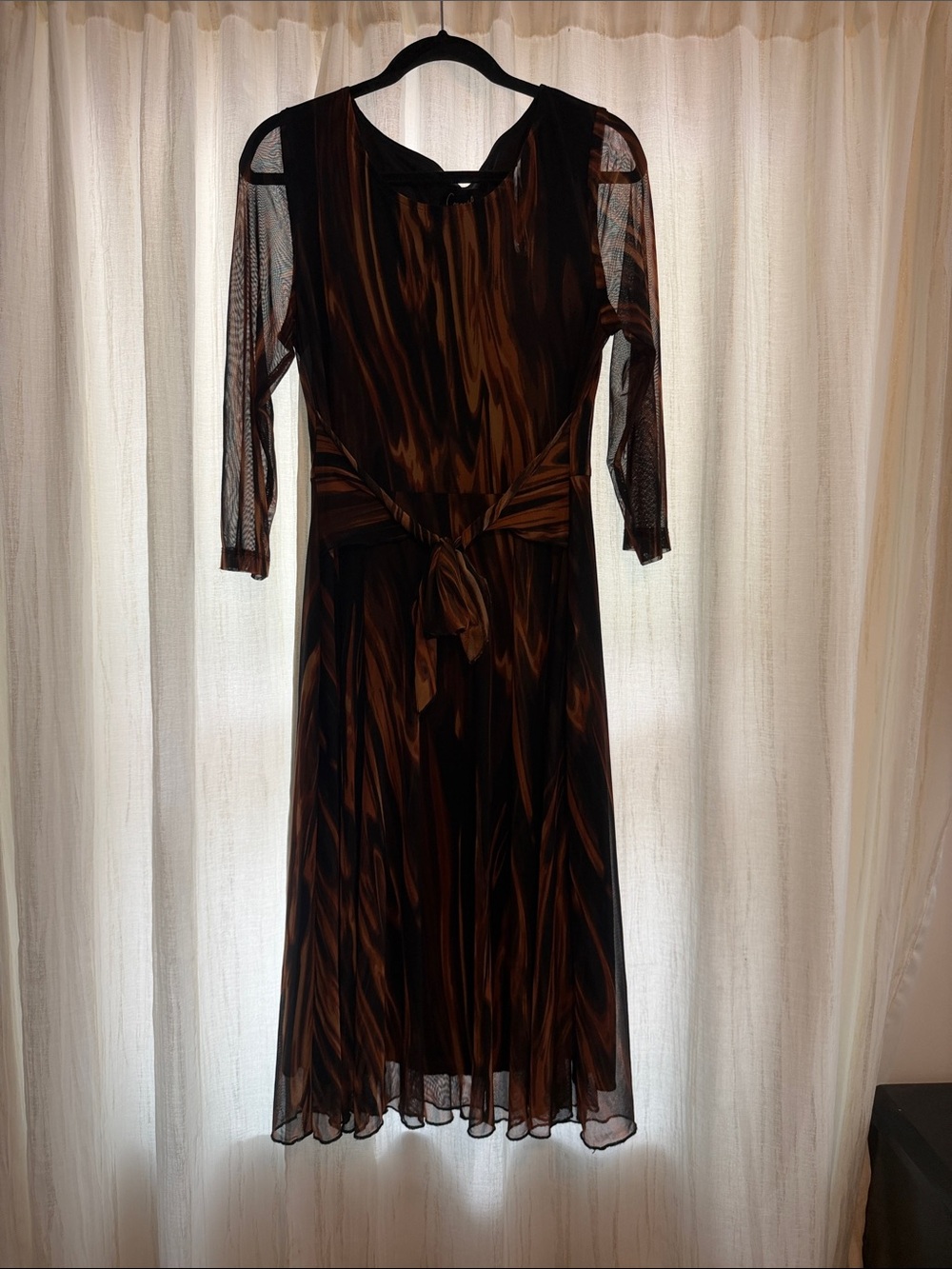 Elegant Black and Brown Midi Dress with Tie Waist